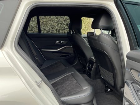 2021 BMW 3 Series - thumbnail 10