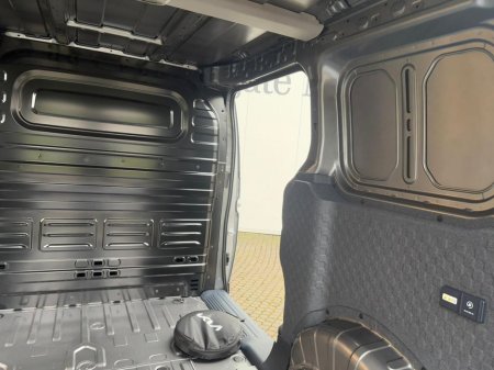 2026 Kia PV5 Commercial €48,000 thumbnail