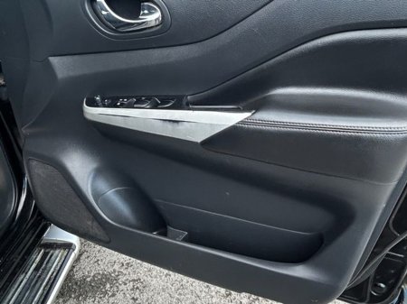 2017 Nissan Navara - thumbnail 16