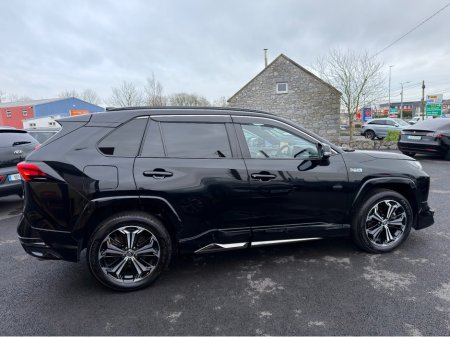 2024 Toyota Rav4 4X4 PHEV - Platinum Modelista - New model €48,940 thumbnail