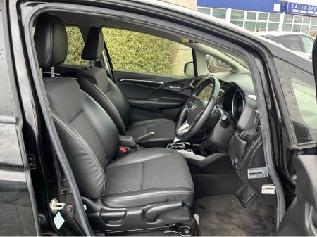 2018 Honda Fit AUTOMATIC HYBRID 1.5 PETROL //HALF LEATHER SEATS//REVERSE CAMERA//KEYLESS ENTRY//ADAPTIVE CRUISE CONTROL// €13,950 thumbnail