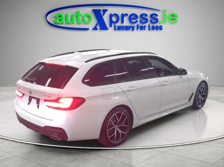 2022 BMW 5 Series - thumbnail 3