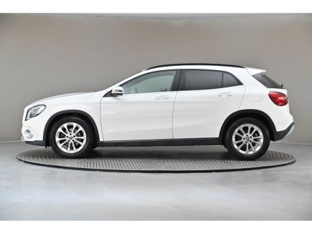 2019 Mercedes-Benz GLA Class GLA 180 *HALF LEATHER*REVERSE CAM*PARK SENSORS* €25,890 thumbnail