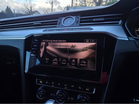 2018 Volkswagen Arteon 2.0 TSI  4 MOTION 280BHP VIRTUAL DASH FULL LEATHER HEATED ELECTRIC SEATS SAT NAV CARPLAY ANDROID AUTO BLIND SPORT PARKING SENSORS SELF PARKING ASSIST 360 CAMERA €27,500 thumbnail