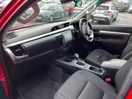 2022 Toyota Hilux 2.8 SR5 D/CAB AUTO 4DR €41,950 thumbnail