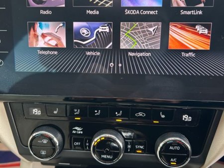 2018 Skoda Octavia COM Style 1.6tdi 115HP DSG 4DR €18,500 thumbnail