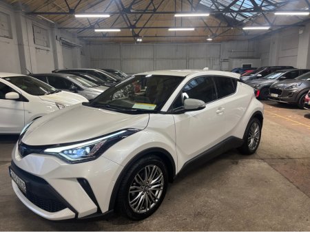2023 Toyota C-HR HYBRID SOL 4DR AUTO €24,499 thumbnail