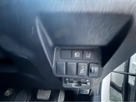 2020 Toyota Prius Alpha 2020 Toyota Prius Alpha  Self Charging Hybrid Automatic €19,950 thumbnail