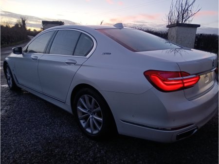 2017 BMW 7 Series 2017 BMW 740E iPERFORMANCE 2.0 AUTOMATIC / LOW MILEAGE.SERIVCE HISTORY/CRUISE CONTROL / 360° PARKING CAMERA / ELECTRIC MEMORY, HEATED & MASSAGING SEATS / SUNROOF thumbnail