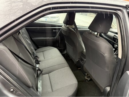 2016 Toyota Corolla - thumbnail 11