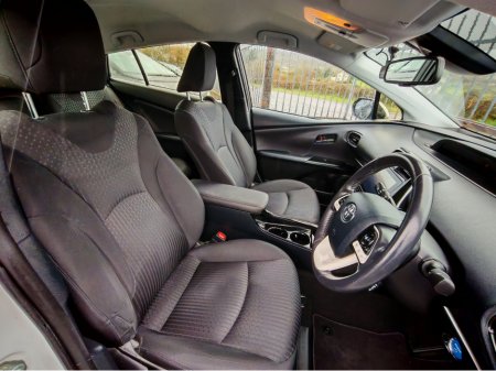 2018 Toyota Prius - thumbnail 11