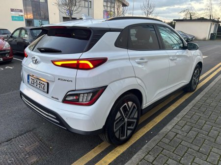 2023 Hyundai Kona - thumbnail 4