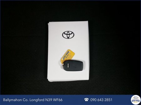 2024 Toyota Yaris Yaris Hybrid Luna €23,950 thumbnail