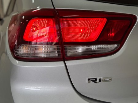 2018 Kia Rio - thumbnail 9