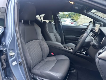 2023 Toyota C-HR HYBRID SPORT 4DR AUTO €28,500 thumbnail