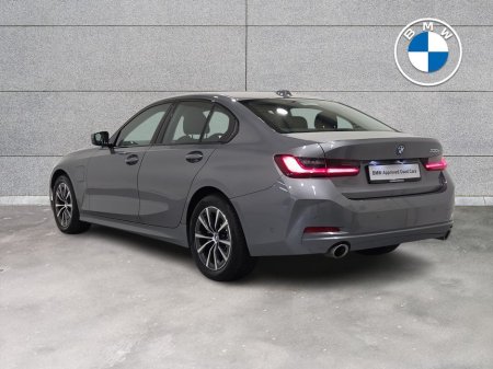 2024 BMW 3 Series - photo 2
