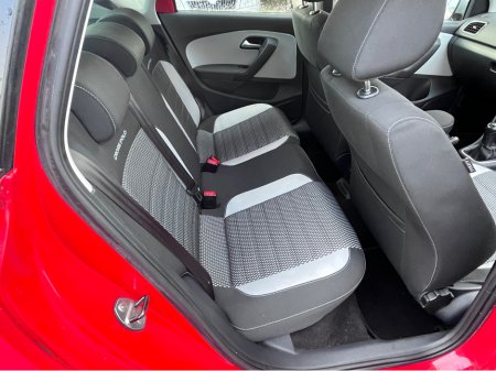 2012 Volkswagen Polo - thumbnail 6