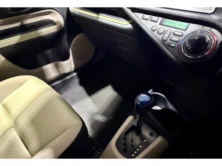 2014 Toyota Aqua Automatic hybrid €8,750