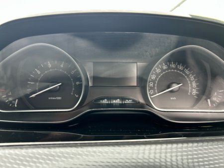 2019 Peugeot 2008 ACTIVE 1.2 PURETECH 82 6. 6.2 4DR €12,950 thumbnail