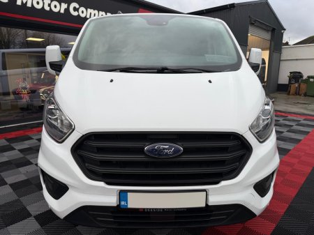 2022 Ford Transit CUSTOM 320 TREND ECOBLUE, 9 SEAT MINIBUS , ONLY 9K MILES , LIMO GLASS , SERVICE , DOE , WARRANTY , 2 KEYS , 1 OWNER , FINANCE AVAILABLE , TRADE IN ACCEPTED . €48,950