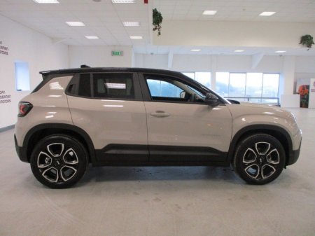 2026 Jeep Avenger AVENGER BEV 54KWH SUMMIT 156HP €37,995 thumbnail