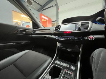 2017 Honda Accord - thumbnail 19