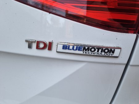 2015 Volkswagen Passat 1.6 TDI DSG 120HP Highline €7,899 thumbnail