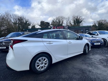 2021 Toyota Prius 1.8 Hybrid Luxury €19,950 thumbnail