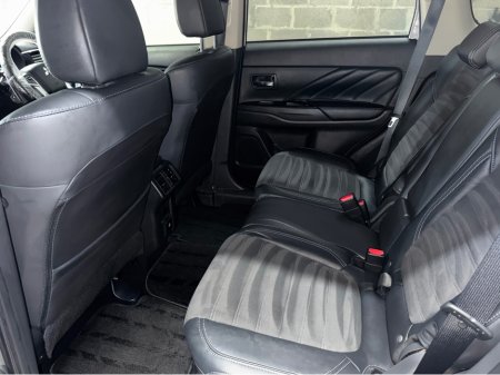 2019 Mitsubishi Outlander - thumbnail 14