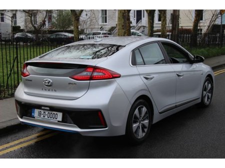 2018 Hyundai Ioniq PREMIUM SE Plug In hybrid €15,950 thumbnail