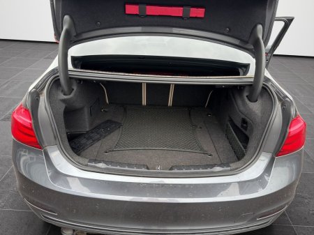 2018 BMW 3 Series 330e Sport €21,888 thumbnail