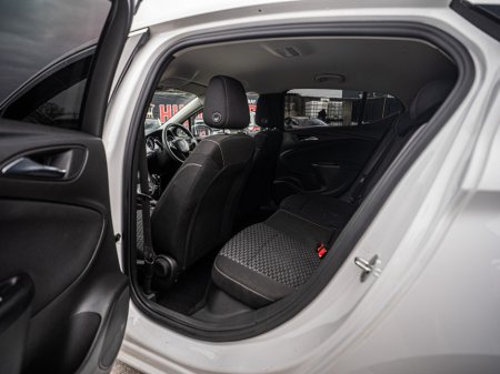 2016 Opel Astra - thumbnail 28