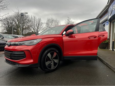 2025 Volkswagen Tiguan Match Edition + Low Mileage Tsi -PHEV S-Automatic / DSG - Beautiful SUV - Top Trade-ins & Great Finance €42,950 thumbnail