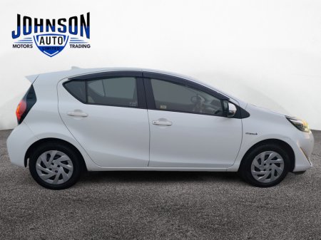 2018 Toyota Aqua DAA-NHP10 €12,900