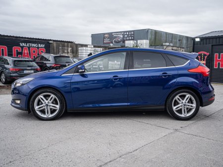 2016 Ford Focus - thumbnail 17