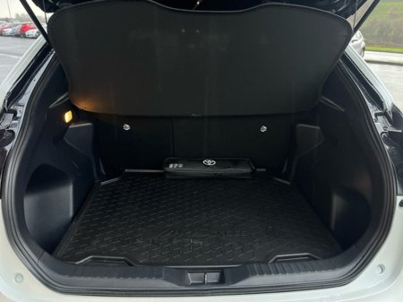 2024 Toyota Yaris Cross YARIS CROSS LUNA SPORT thumbnail