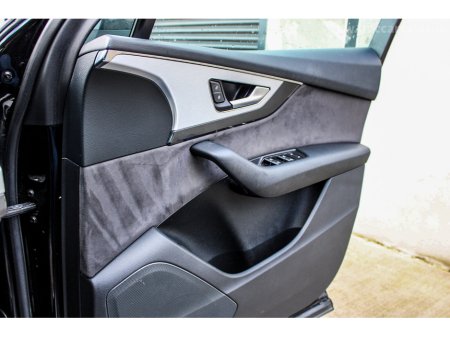 2017 Audi Q7  €37,995 thumbnail