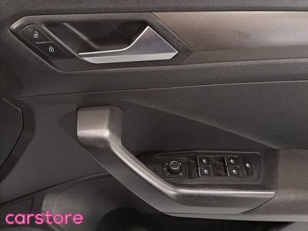 2018 Volkswagen T-Roc 1.0 TSI 115bhp Design €19,890 thumbnail