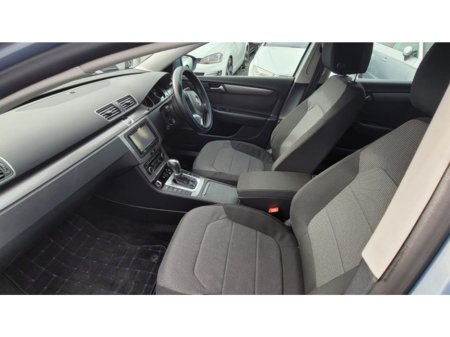 2011 Volkswagen Passat - thumbnail 13