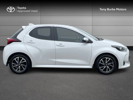 2022 Toyota Yaris - Petrol - LUNASPORT Edition - 1.0 - 5dr - Stunning Car & Super Features - EUR 200 Tax // Remote Central Locking // Front Electric Windows // Rear Electric Windows // Electric Mirrors // Apple Carplay €20,499