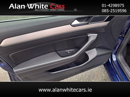 2019 Volkswagen Passat HIGHLINE 2.0 TDI MANUAL 6SPEED FWD 150HP 4DR €22,950 thumbnail