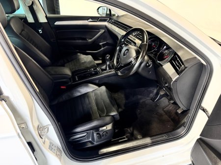 2017 Volkswagen Passat - thumbnail 8