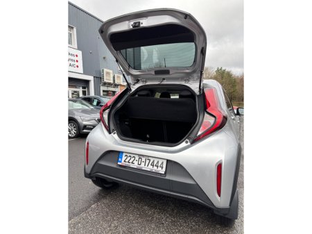 2022 Toyota Aygo 1.0 VVT-i x-play Smartphone €13,900 thumbnail
