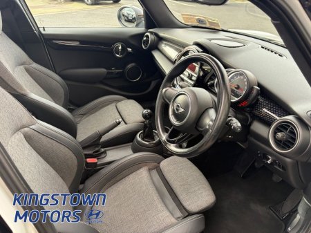 2015 MINI Cooper - thumbnail 5