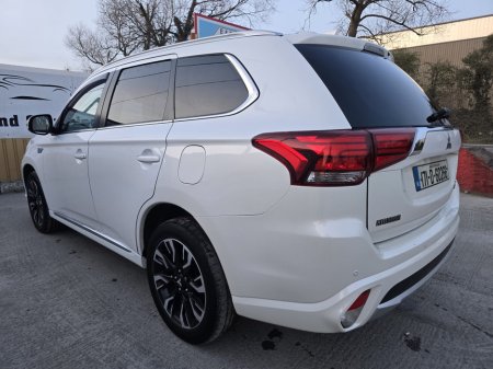 2017 Mitsubishi Outlander - thumbnail 8