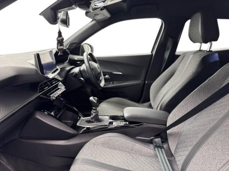 2025 Peugeot 2008 - thumbnail 2