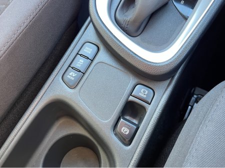 2024 Toyota Yaris - thumbnail 16