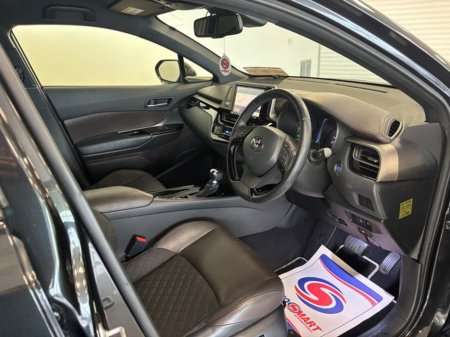 2017 Toyota C-HR 1.8 HYBRID LUNA SPORT €16,995 thumbnail