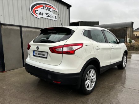 2014 Nissan Qashqai 1.2 PET SV €7,995 thumbnail