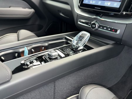 2026 Volvo XC60 - thumbnail 23